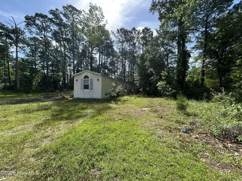 142 High Bluff Trail Hubert NC 28539
