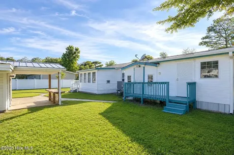 324 Cypress Avenue Holly Ridge NC 28445