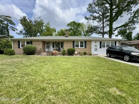 1716 Crescent Drive Elizabeth City NC 27909