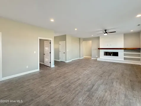 307 Spinnaker Street Elizabeth City NC 27909