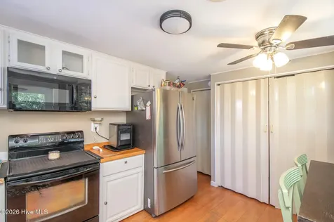 2313 Avery Street Morehead City NC 28557