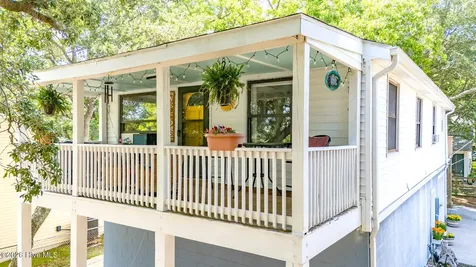 2313 Avery Street Morehead City NC 28557