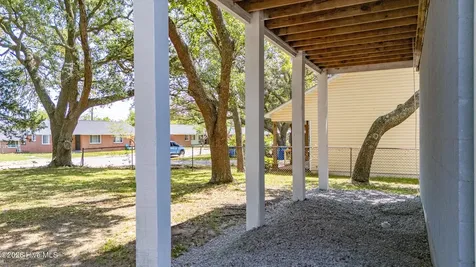 2313 Avery Street Morehead City NC 28557
