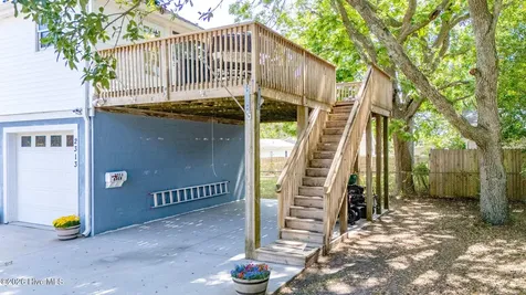2313 Avery Street Morehead City NC 28557