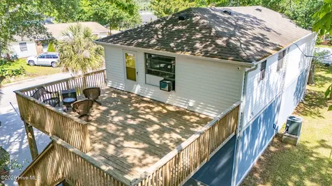 2313 Avery Street Morehead City NC 28557