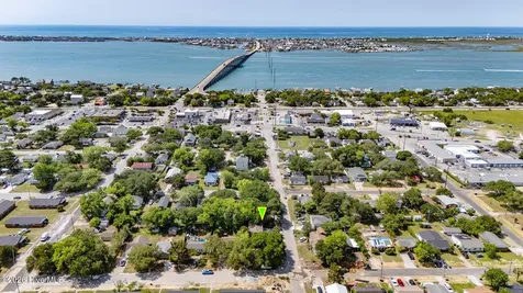 2313 Avery Street Morehead City NC 28557