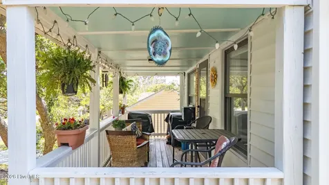 2313 Avery Street Morehead City NC 28557