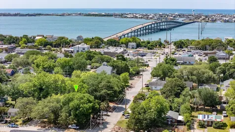 2313 Avery Street Morehead City NC 28557