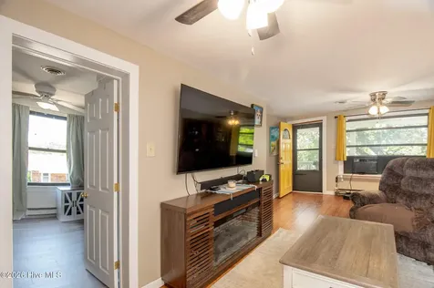 2313 Avery Street Morehead City NC 28557