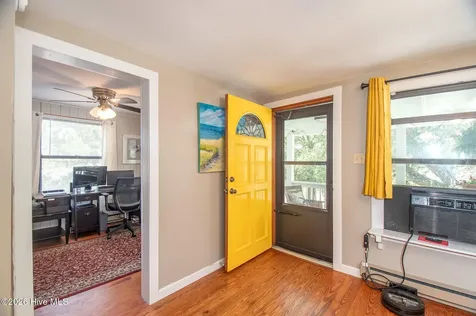 2313 Avery Street Morehead City NC 28557