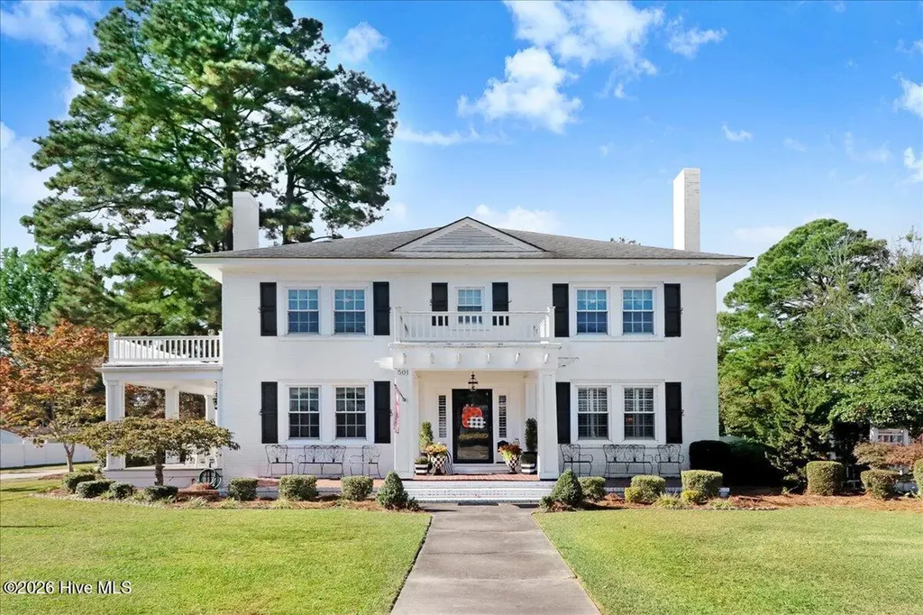 501 W Main Street Mount Olive NC 28365