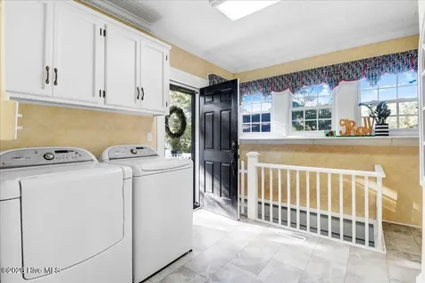 501 W Main Street Mount Olive NC 28365