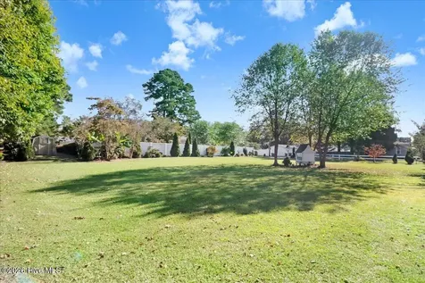 501 W Main Street Mount Olive NC 28365