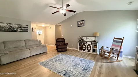 129 Regatta Way Sneads Ferry NC 28460