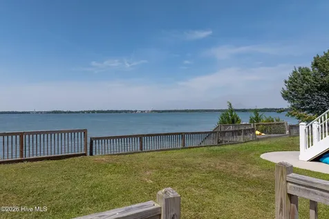 201 Riverside Drive Sneads Ferry NC 28460