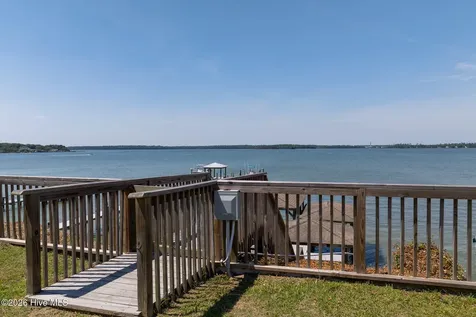 201 Riverside Drive Sneads Ferry NC 28460