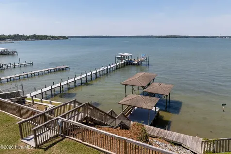 201 Riverside Drive Sneads Ferry NC 28460