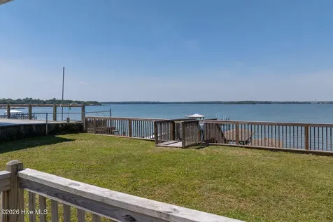 201 Riverside Drive Sneads Ferry NC 28460