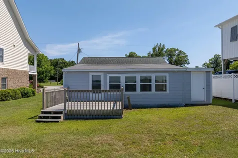201 Riverside Drive Sneads Ferry NC 28460