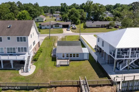 201 Riverside Drive Sneads Ferry NC 28460