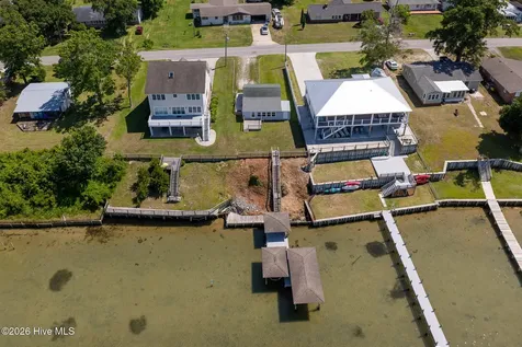 201 Riverside Drive Sneads Ferry NC 28460