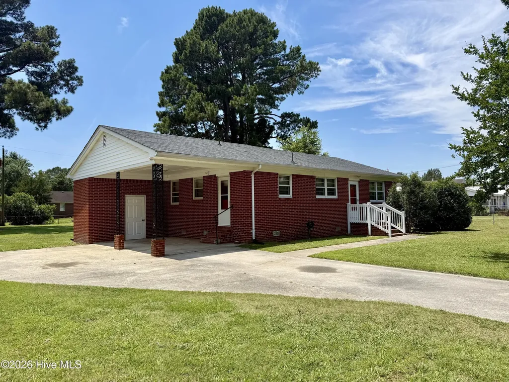 1813 Fearing Avenue Elizabeth City NC 27909