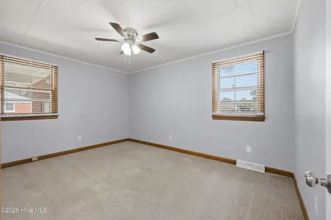 1813 Fearing Avenue Elizabeth City NC 27909