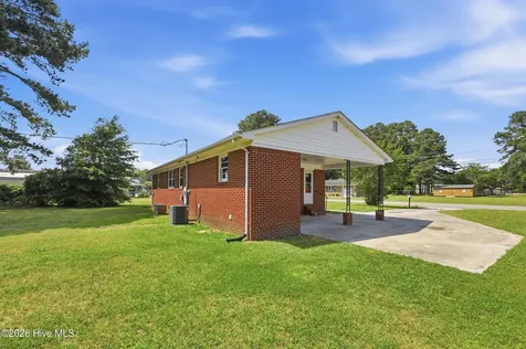 1813 Fearing Avenue Elizabeth City NC 27909