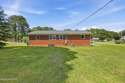 1813 Fearing Avenue Elizabeth City NC 27909