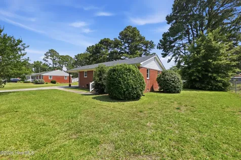1813 Fearing Avenue Elizabeth City NC 27909