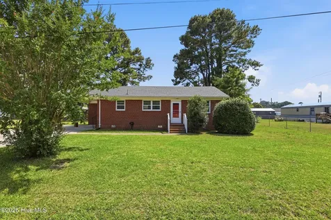 1813 Fearing Avenue Elizabeth City NC 27909