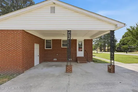 1813 Fearing Avenue Elizabeth City NC 27909