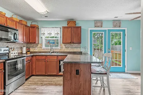28 Jasmine Lane Jacksonville NC 28546