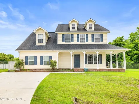 305 Rivers Edge Court Jacksonville NC 28540