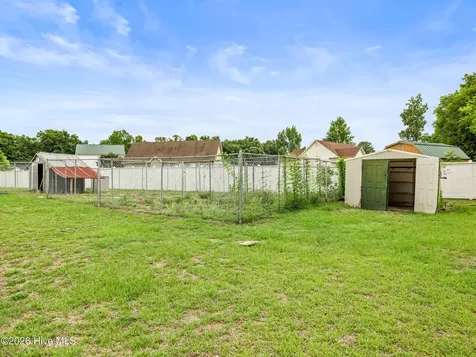 305 Rivers Edge Court Jacksonville NC 28540