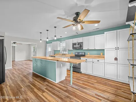 305 Rivers Edge Court Jacksonville NC 28540