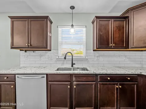 205 Tappi Terrace Hubert NC 28539