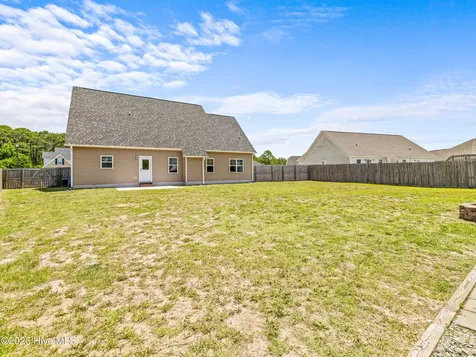 205 Tappi Terrace Hubert NC 28539