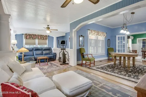 206 W Foy Street Richlands NC 28574