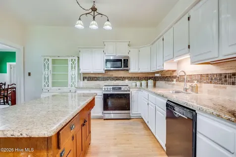 206 W Foy Street Richlands NC 28574