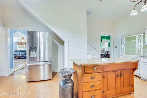 206 W Foy Street Richlands NC 28574