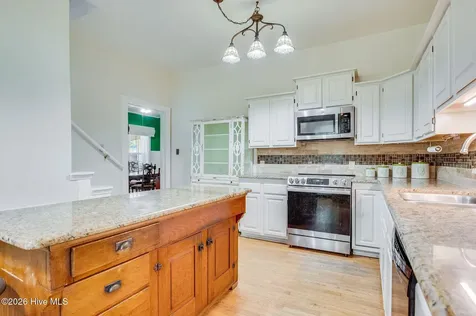 206 W Foy Street Richlands NC 28574