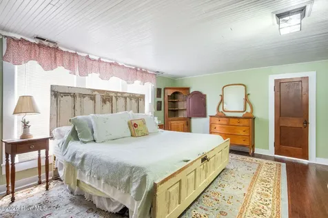 206 W Foy Street Richlands NC 28574