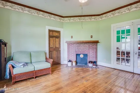 206 W Foy Street Richlands NC 28574