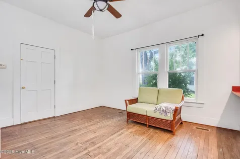 206 W Foy Street Richlands NC 28574