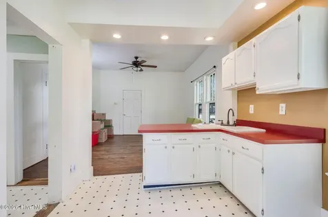 206 W Foy Street Richlands NC 28574