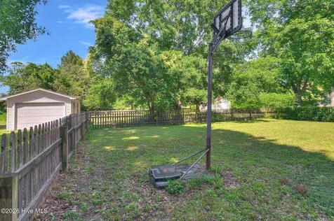 206 W Foy Street Richlands NC 28574