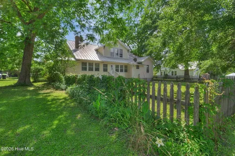 206 W Foy Street Richlands NC 28574