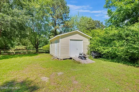 206 W Foy Street Richlands NC 28574
