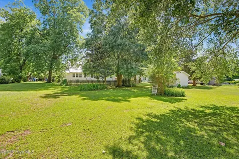 206 W Foy Street Richlands NC 28574